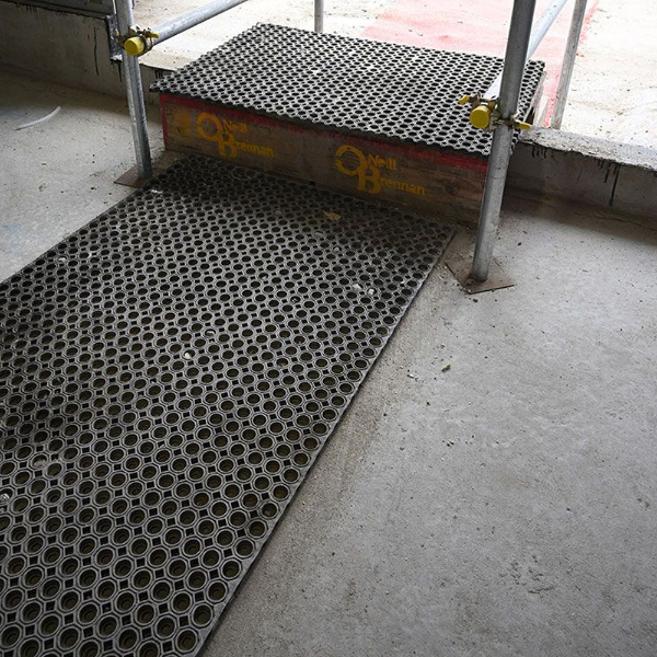 Black Rubber Hollow Floor Mat with Anti-Slip Protection