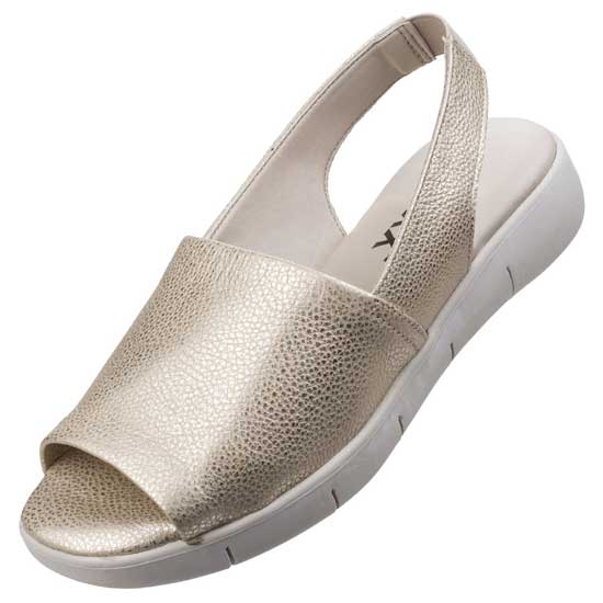 Casual Comfort Curtis Sandal from Easy Row