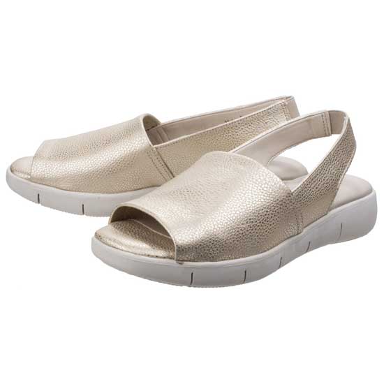 Casual Comfort Curtis Sandal from Easy Row
