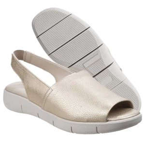 Casual Comfort Curtis Sandal from Easy Row