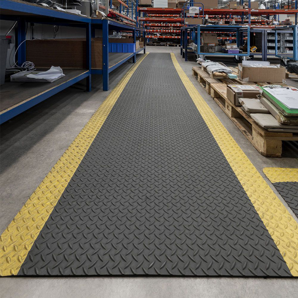 Heavy-Duty Vinyl Comfort Mat with Anti-Slip Surface for Dry Use
