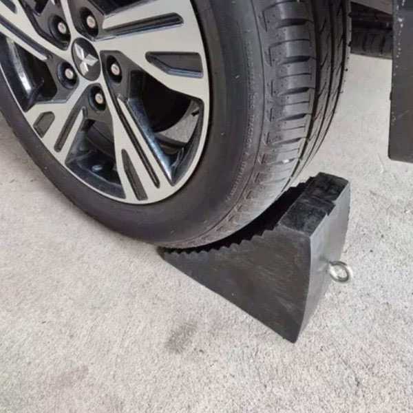 Heavy Duty HGV Solid Rubber Wheel Chock