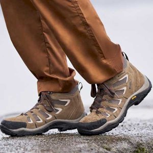 Durable men's hiking boots for UK trails