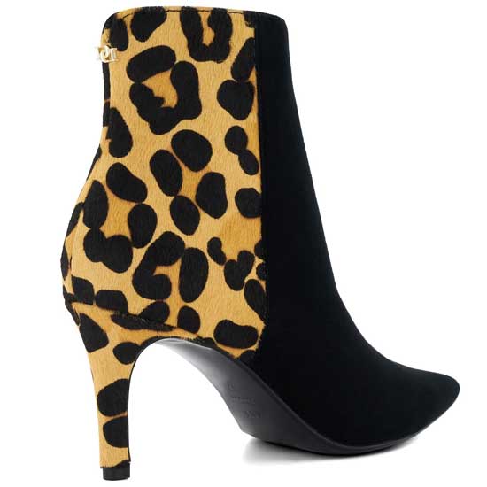 Obsessive Zip-Up Boot