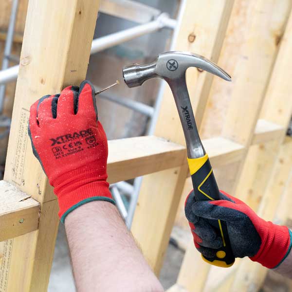 One Piece Slip - Resistant Claw Hammer 20oz