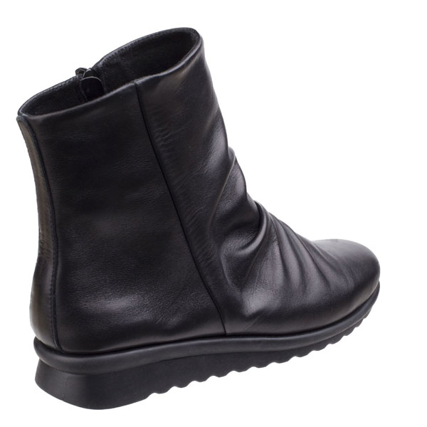 Pan Fried Leather Boot with Comfort Fit