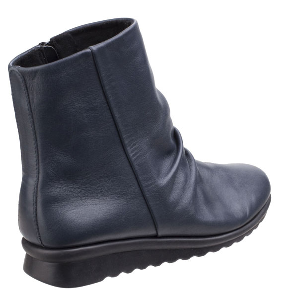 Pan Fried Leather Boot with Comfort Fit