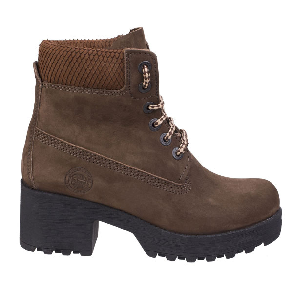 Pine Women’s Leather Boot for Cold Weather