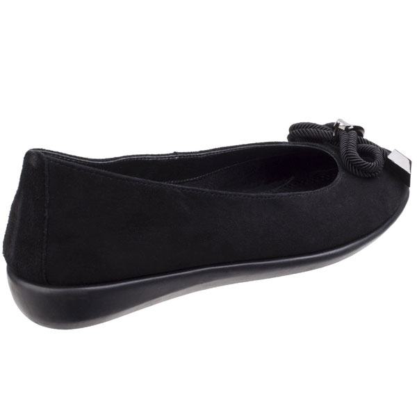 Riskas Classic Ballet Pump