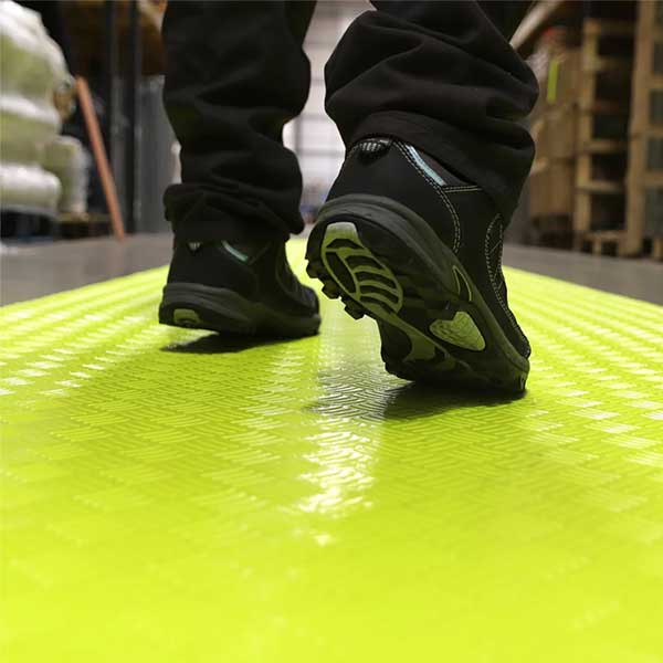 Heavy Duty Flexible Worksite Floor Mat for External Use