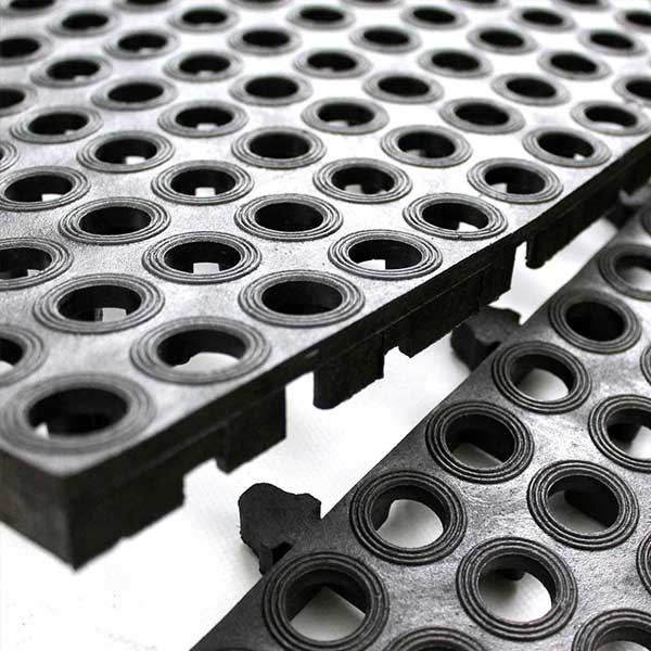 Interlocking Tough Deck Tile Matting for Wet Floors
