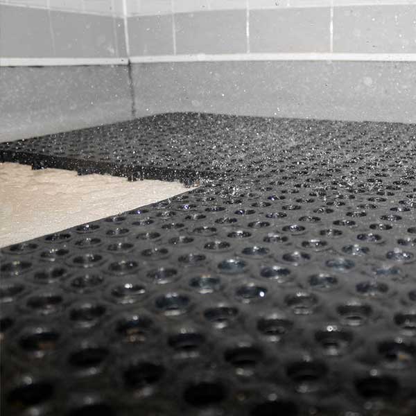 Interlocking Tough Deck Tile Matting for Wet Floors