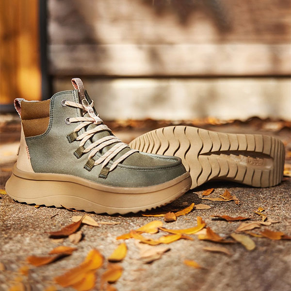 Wendy Peak Lightweight Fleece Lined Boots